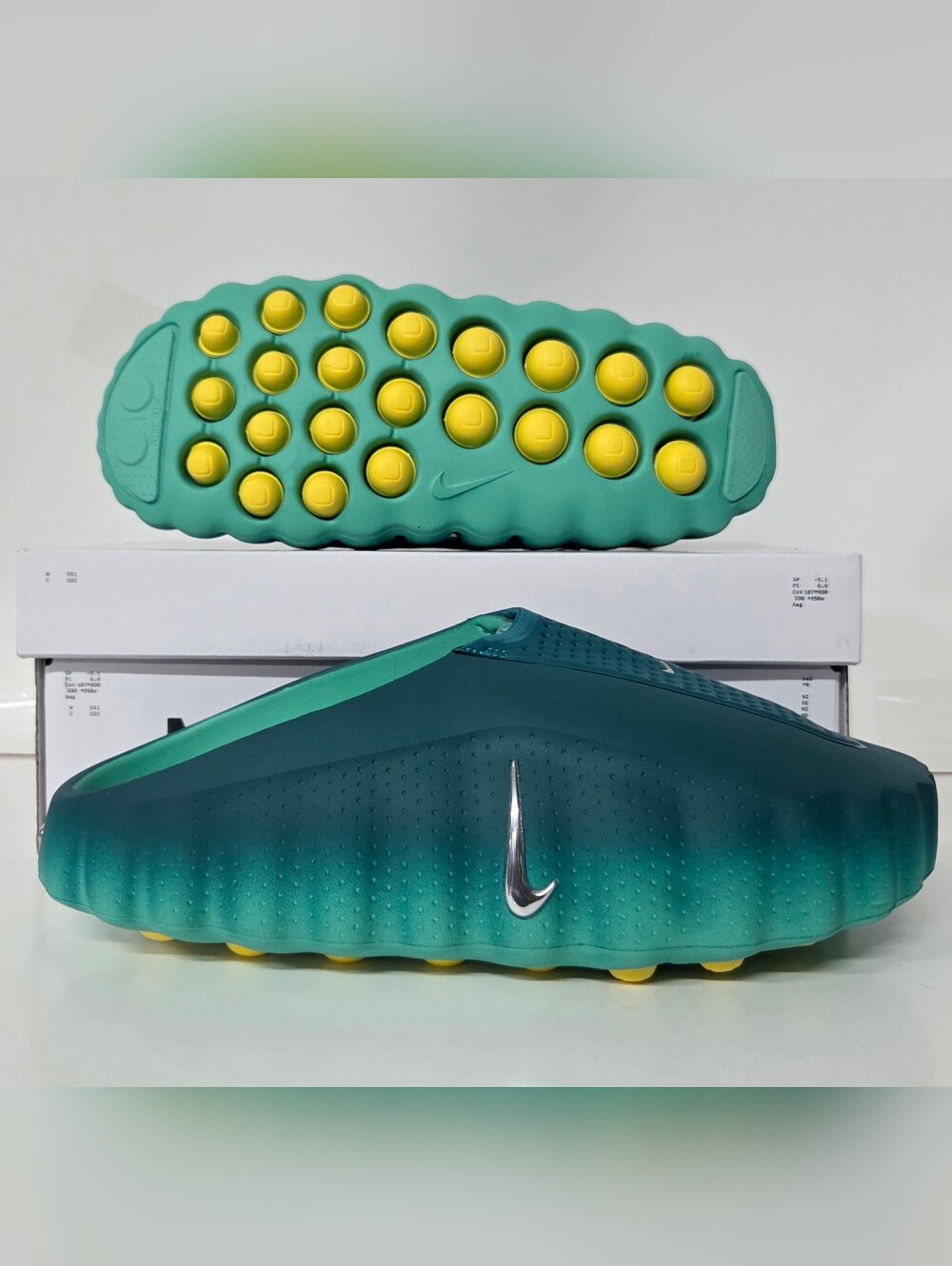 Nike Mind 001  Slip On Sandals Men Size 10 Women Comfort Slides NWB